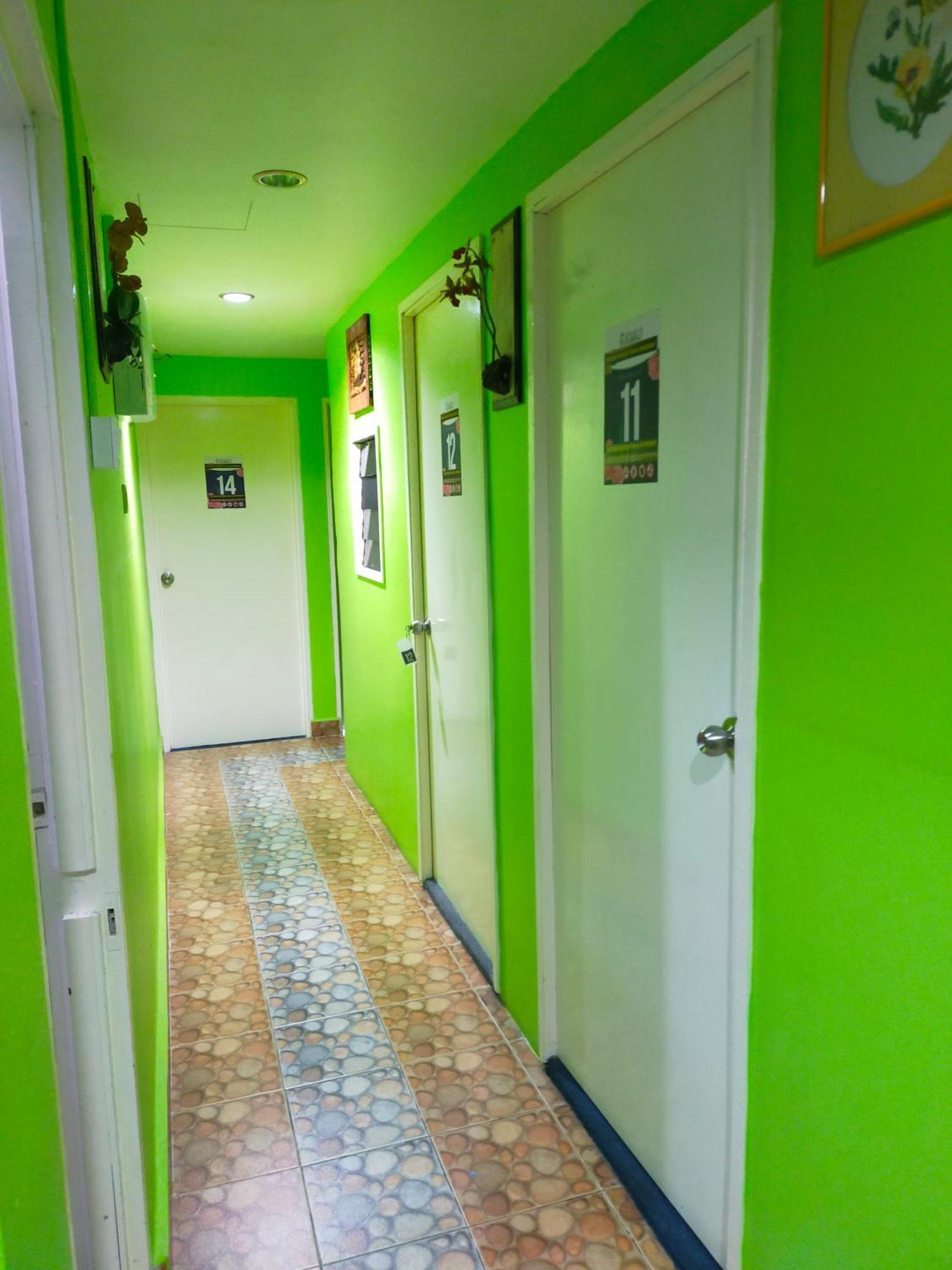 Netasha Holiday Inn Танах-Рата Экстерьер фото